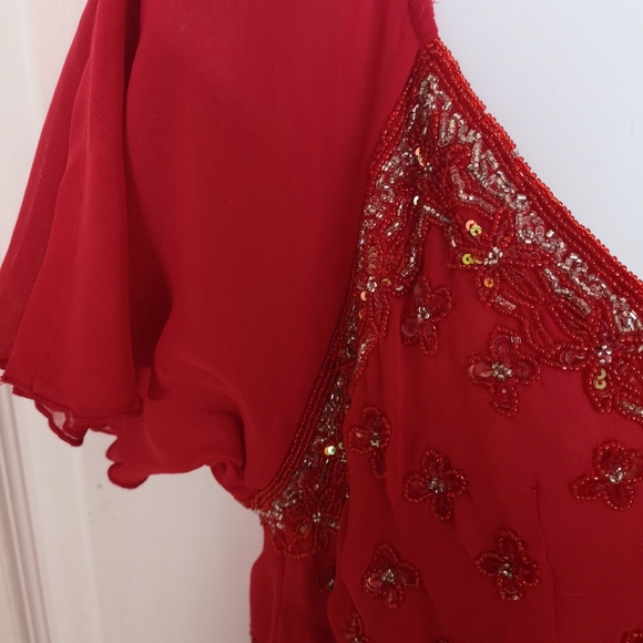 Red beaded tunic - Picture 3 of 6